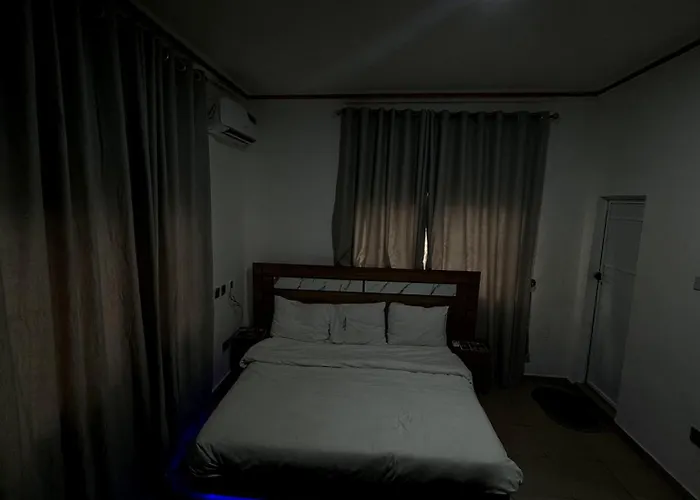 Dee Os' Hotel
