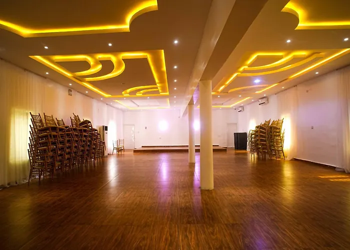 New Taland Hotel And Apartments