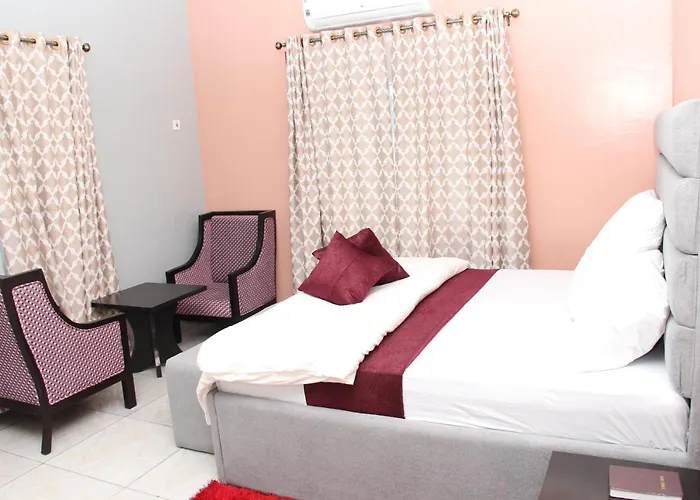 Blooms Spot Hotel And Apartment